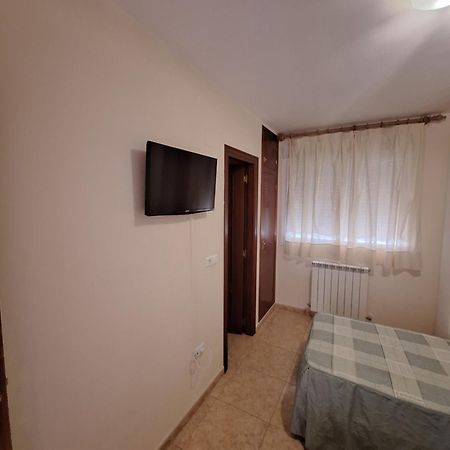 Hostal Pension - La Rotonda Hotel Tardienta Buitenkant foto